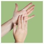 Garnier Body 7Days Shea Hand Milk 100Ml - Image 4