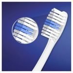 Oral-B 123 Indicator 35 Medium Toothbrush - Image 2