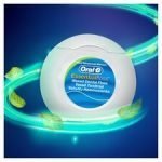 Oral-B Essential Floss Mint Waxed 50M - Image 3