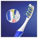 Oral-B Pro- Expert Pulsar Medium Toothbrush - Image 3